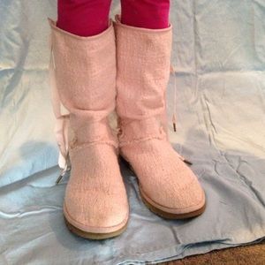 READ DESCRIPTION Pink lace up Ugg boots