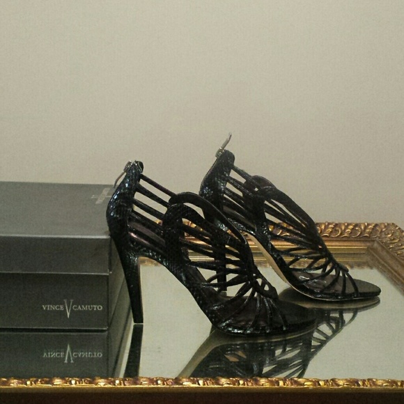 Black brushed snakeskin heel