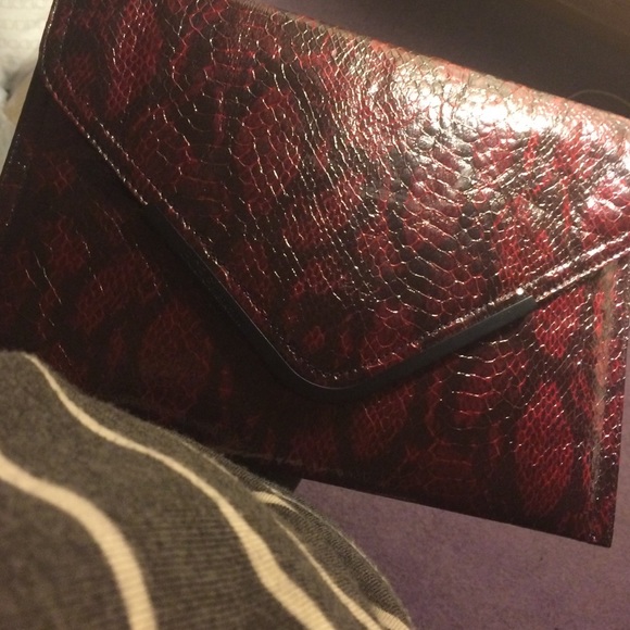 Bcbg generation maroon Python envelope clutch - Picture 3 of 4
