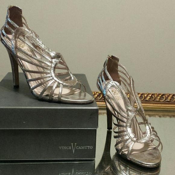 Bronze cracked metallic heel