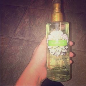 Pear glacé vs perfume