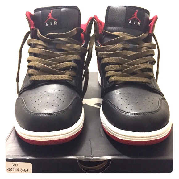 🚫SOLD LOCALLY🚫Jordan Mid 1 Black, Red & Olive