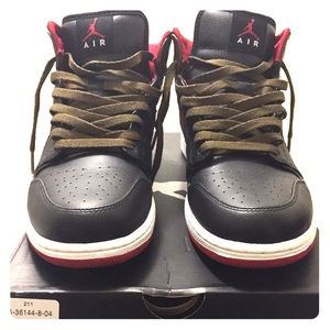 🚫SOLD LOCALLY🚫Jordan Mid 1 Black, Red & Olive
