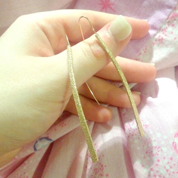 ALL ITEMS MUST GO ⭐️ Gold glitter bar earrings ⭐️