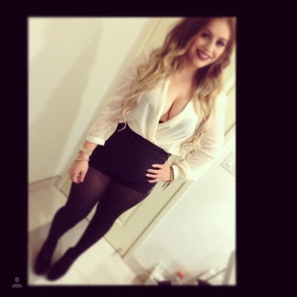 Ivory top - Picture 2 of 2