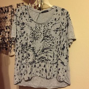 Grey cheetah t shirt