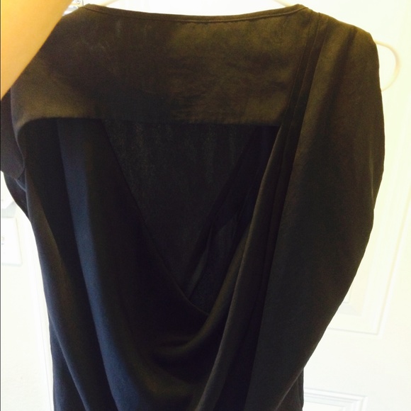 Black satin top oversized open back - Picture 2 of 3