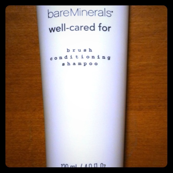 Bare Minerals WellCared Brush Conditioning Shampoo
