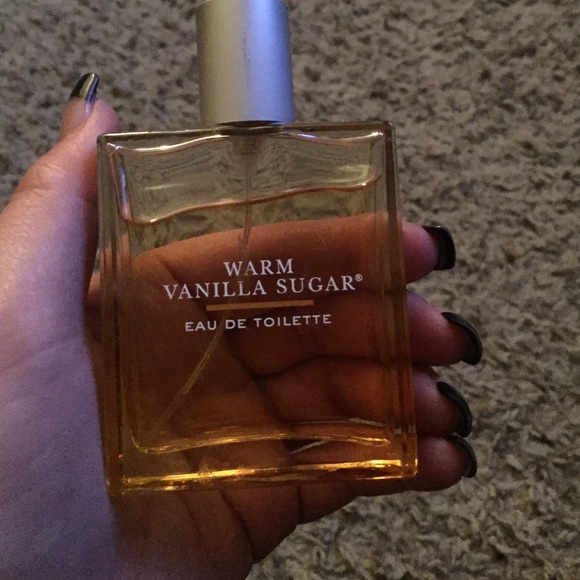 Warm vanilla sugar perfume