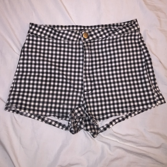 Houndstooth high waisted shorts