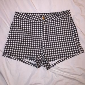 Houndstooth high waisted shorts