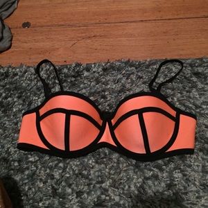 Triangl bikini top