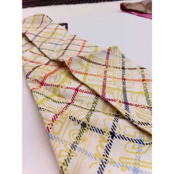 SOLD! RARE Coach Scarf - Picture 3 of 4