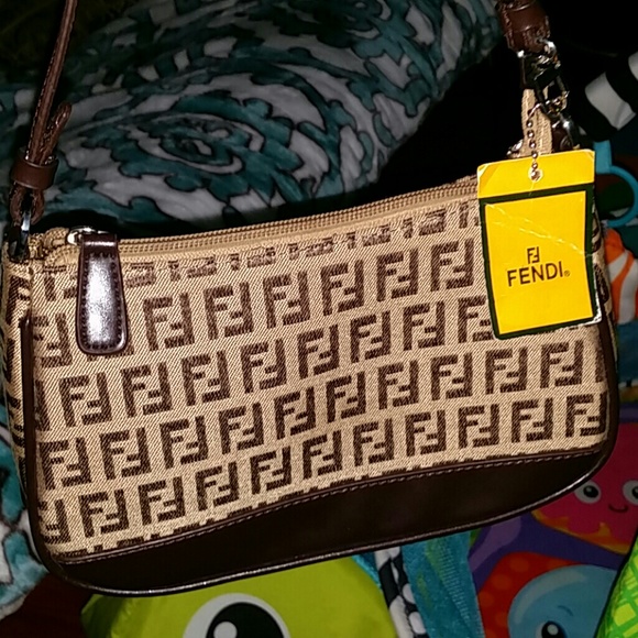 SOLD!!!!fendi small purse - Picture 2 of 4
