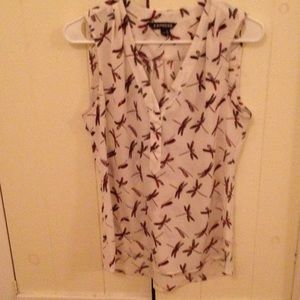 Great top for both professional and casual setting