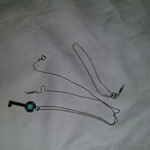 Bundled Tiffany & Co charms bracelet & other items - Picture 4 of 4