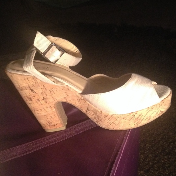 Shoes - Picture 5 of 5