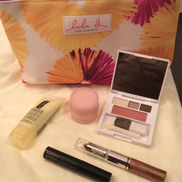 Clinique - Picture 1 of 3