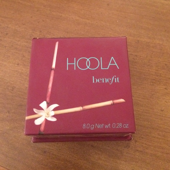 Hoola by benefit bronzer