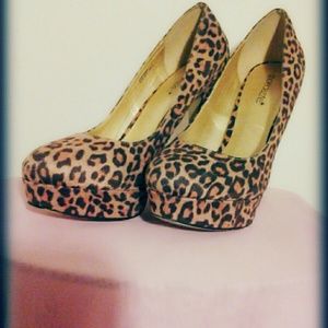 Brown  cheetah patter  high  hell