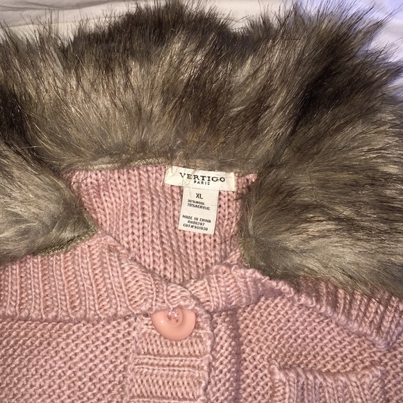 🆕🍁🍂NWOT🍂🍁- Faux fur collard sweater. - Picture 3 of 4