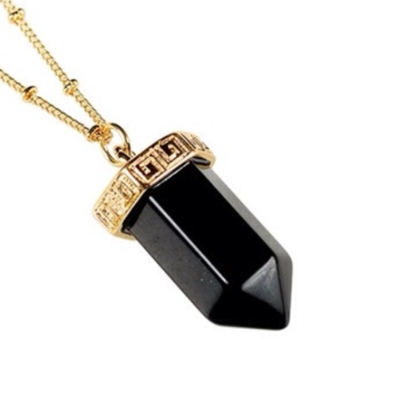 Black Stone Pendant with 32-34" Gold Chain 💥 - Picture 2 of 2