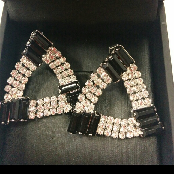 Jewelry - Clumas signature Earrings