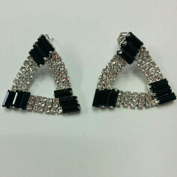 Clumas signature Earrings - Picture 3 of 3