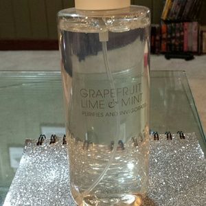 Victoria secret moisture mist