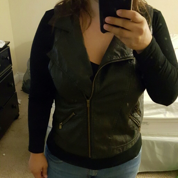 Leather vest - Picture 2 of 4
