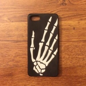 Glow in the dark Skeleton hand iPhone 5/5s case