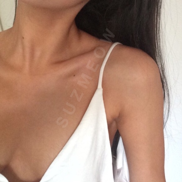 LAST ONE! White Backless Romper/ Playsuit • L - Picture 2 of 3