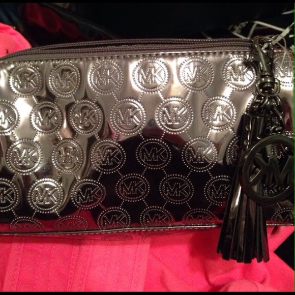Makeup bag