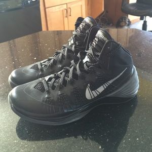 Nike Basketball Hyperdunks Black Men's size 9.5