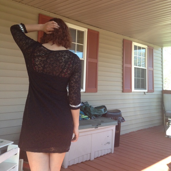 Lace Aztec Express dress - Picture 3 of 3