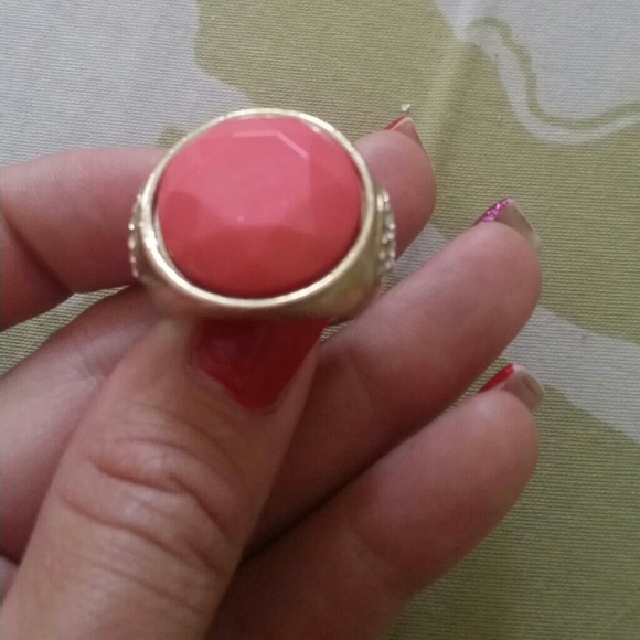 Ring - Picture 3 of 4