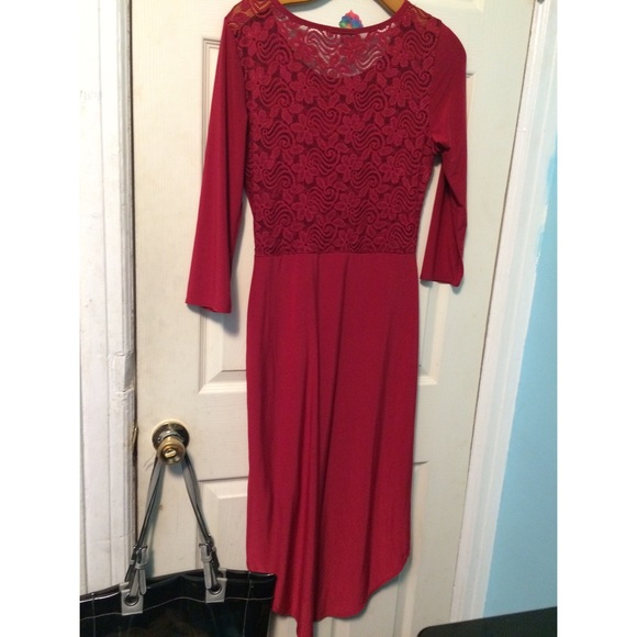 Beautiful Red Dress - Picture 4 of 4