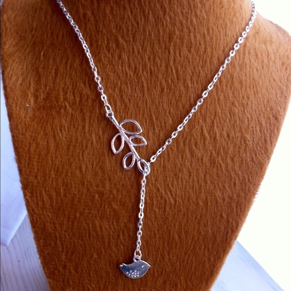 Pretty adjustable bird lariat necklace