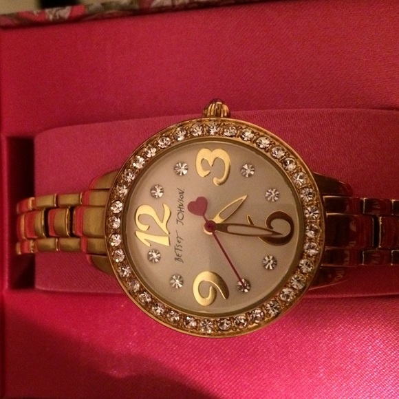 *SOLD* BRAND NEW BETSEY JOHNSON WATCH! 🎀 - Picture 3 of 4