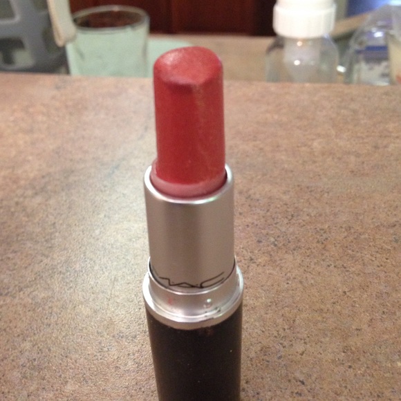 Mac lipstick - Picture 2 of 4