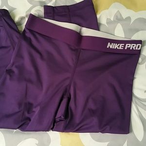 Nike Pro cropped workout pants