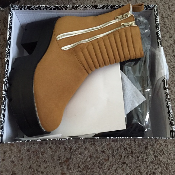 GoJane Boots - Picture 2 of 4