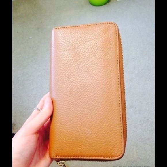 SOLD. Tory Burch plaque Continental wallet Purse - Picture 4 of 4