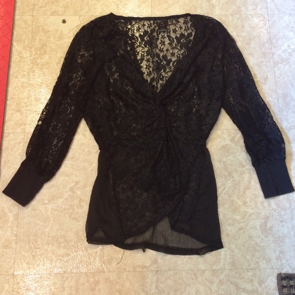 All lace blouse - Picture 2 of 2