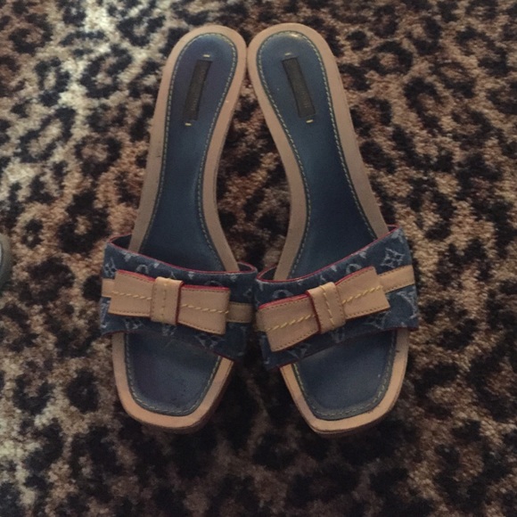 Authntic Louis Vuitton shoes size 10