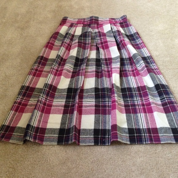 Vintage purple plaid skirt. ⛄️🎉