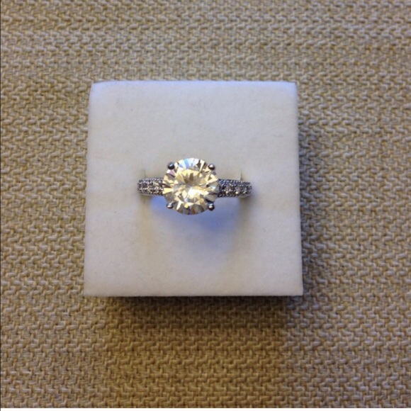 🆕 4ct Large Brilliant Engagement Ring - Picture 3 of 4