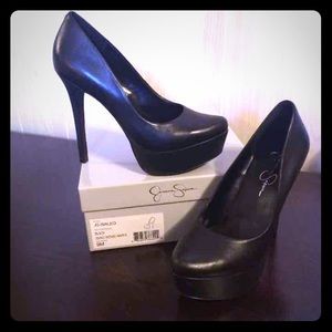 Black Jessica Simpson Waleo pumps