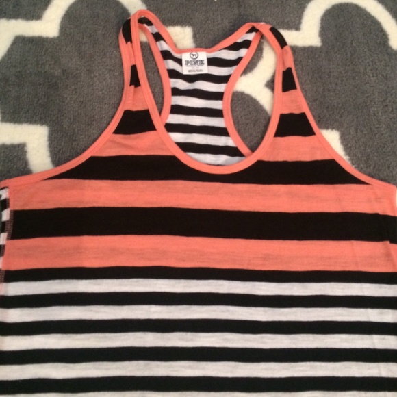Victoria's Secret Pink Tank Top - Picture 2 of 4