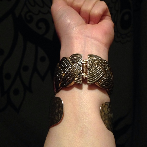 Gold clamp/cuff bracelets - Picture 2 of 2